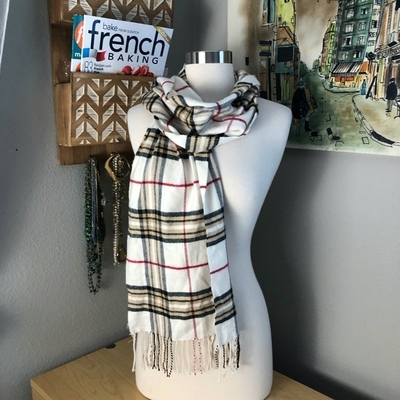 Gorgeous Plaid Scarf - Picture 1 of 5